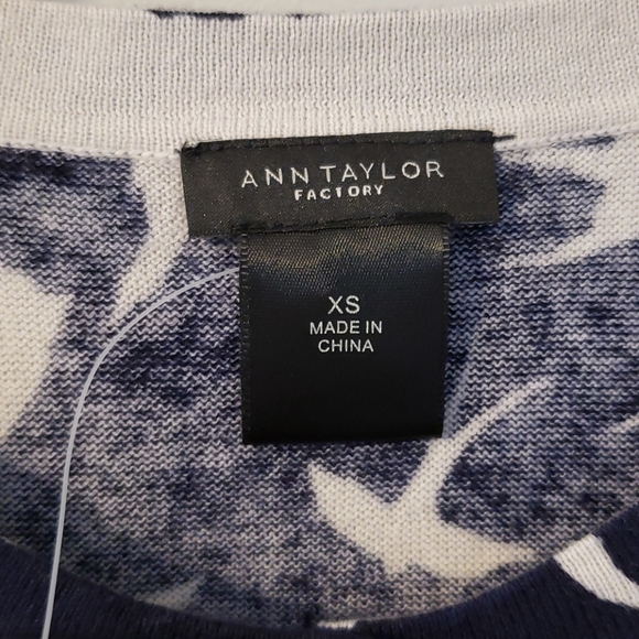 NWT Ann Taylor Factory Soft Bird Cardigan - Picture 3 of 9